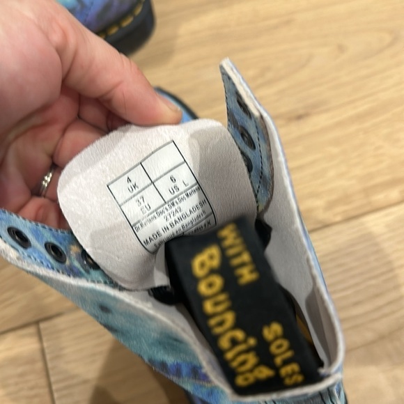 Doc Martens 1460 Pascal Boot (Unisex)
BLUE, Size 4UK (6 Women / 5 Men NEW - Picture 5 of 6